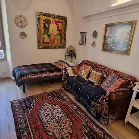 Beautifully Restored Romantic Apartment In The Centre Of Historic Dolcedo Exterior foto