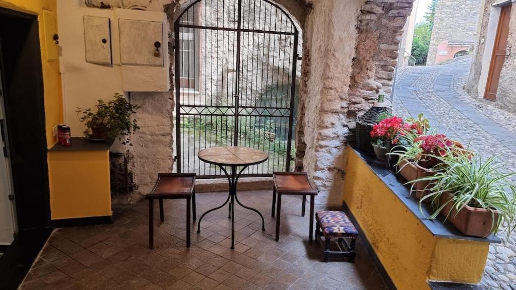 Beautifully Restored Romantic Apartment In The Centre Of Historic Dolcedo Exterior foto