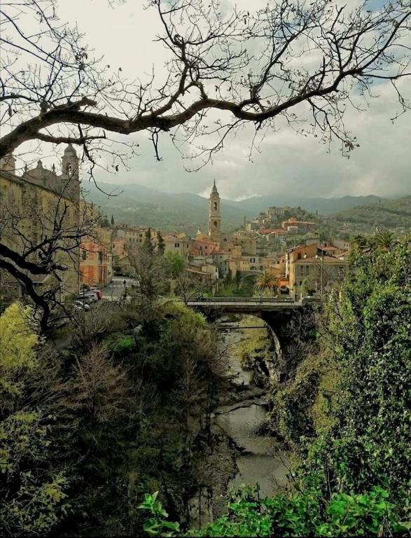 Beautifully Restored Romantic Apartment In The Centre Of Historic Dolcedo Exterior foto