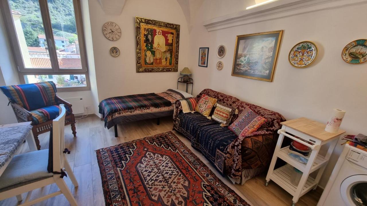 Beautifully Restored Romantic Apartment In The Centre Of Historic Dolcedo Exterior foto